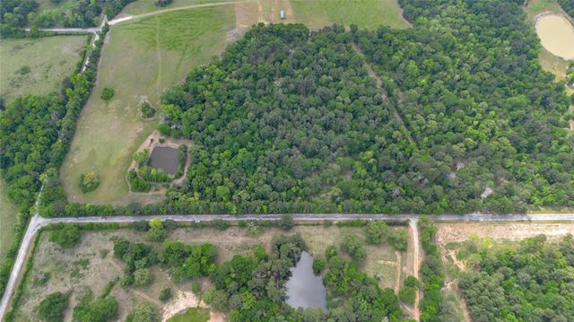 399 Pool Rd, Richards, TX 77873