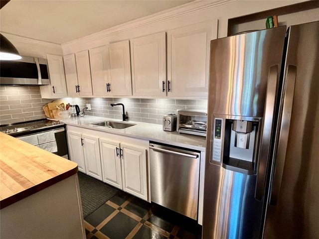 9 Red Cross Terrace, Newport, RI 02840