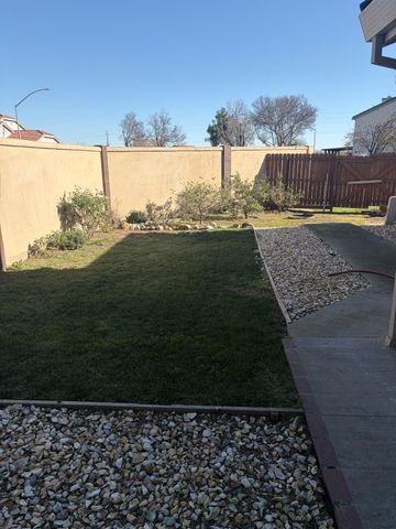 1336 Red Teal Dr, Newman, CA 95360