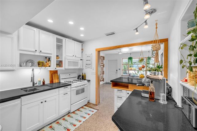 841 SW 11th Ct, Fort Lauderdale, FL 33315