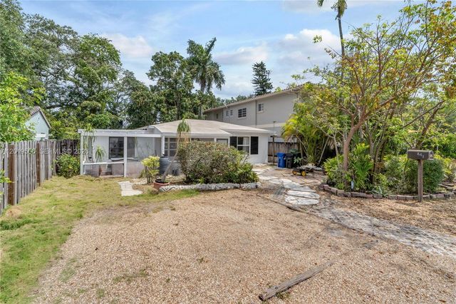 841 SW 11th Ct, Fort Lauderdale, FL 33315