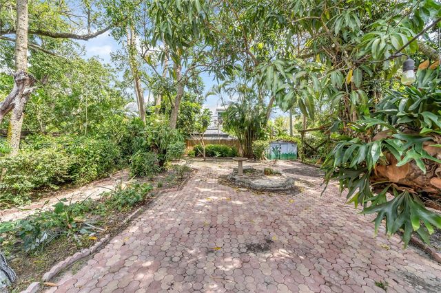 841 SW 11th Ct, Fort Lauderdale, FL 33315