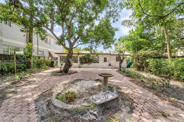 841 SW 11th Ct, Fort Lauderdale, FL 33315