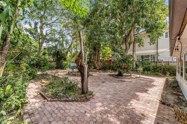 841 SW 11th Ct, Fort Lauderdale, FL 33315