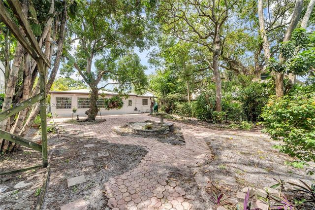 841 SW 11th Ct, Fort Lauderdale, FL 33315
