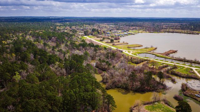 160 Triple Creek Drive, Livingston, TX 77351