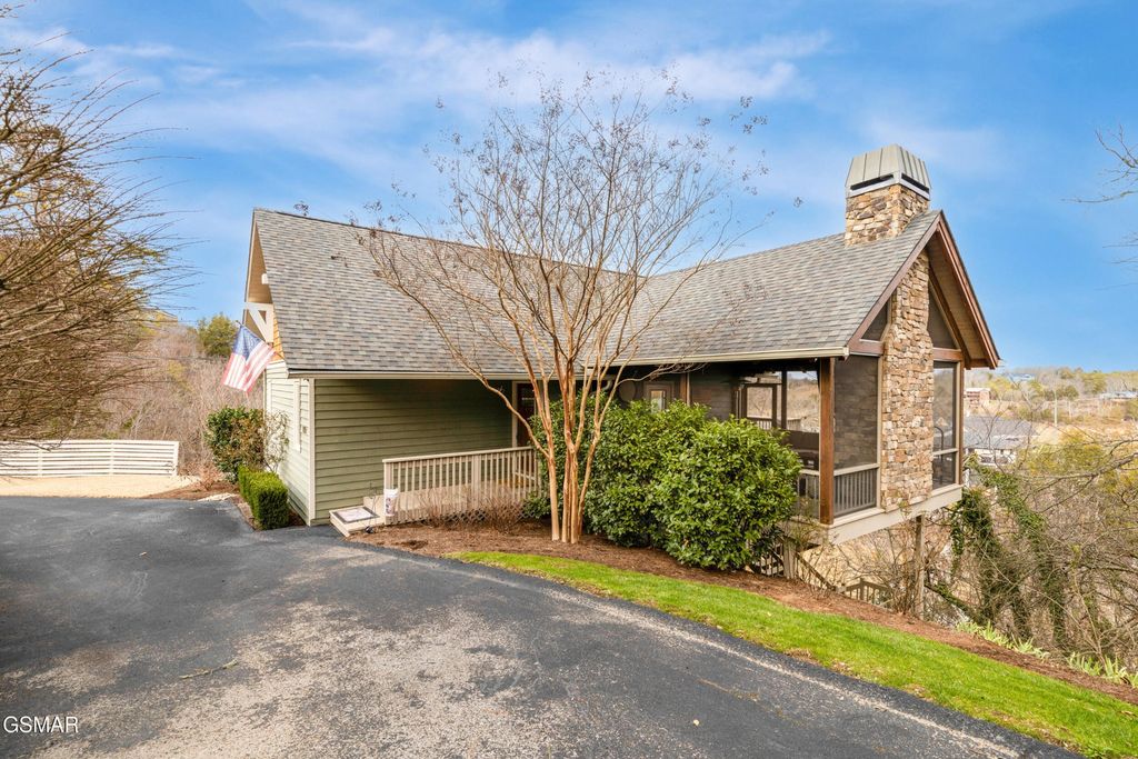 1965 McCroskey Lane, Sevierville, TN 37876
