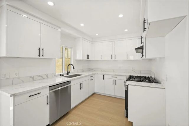 7010 Lennox Avenue, Van Nuys, CA 91405