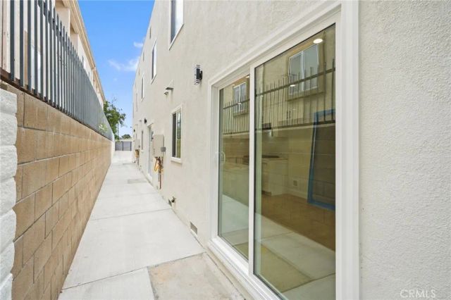 7010 Lennox Avenue, Van Nuys, CA 91405