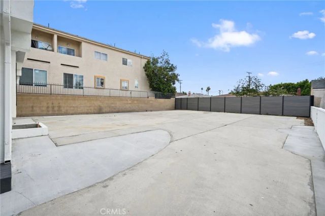 7010 Lennox Avenue, Van Nuys, CA 91405