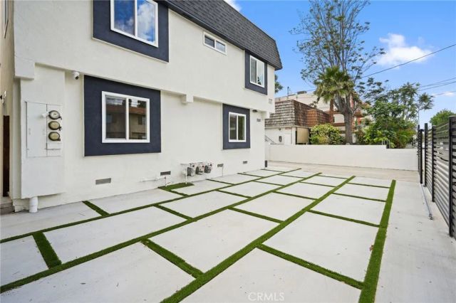 7010 Lennox Avenue, Van Nuys, CA 91405