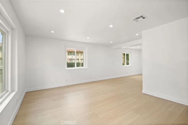 7010 Lennox Avenue, Van Nuys, CA 91405