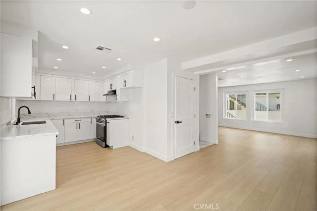 7010 Lennox Avenue, Van Nuys, CA 91405