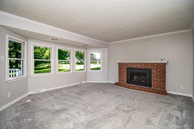 4877 Edgeworth Drive, Manlius, NY 13104