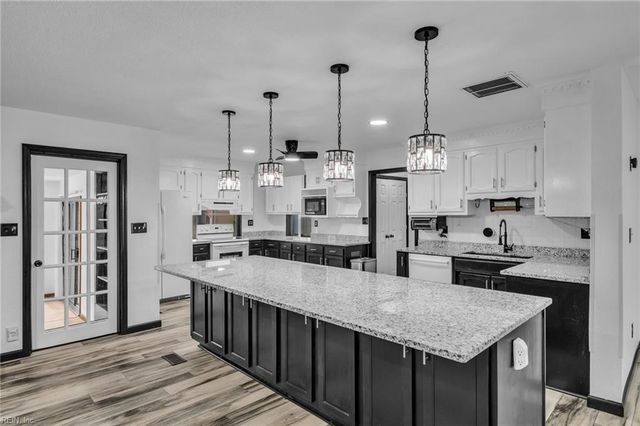 245 Fernwood Farms RD, Chesapeake, VA 23320