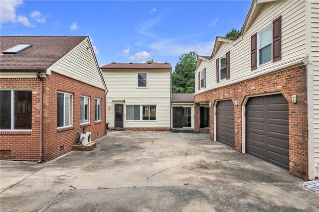 245 Fernwood Farms RD, Chesapeake, VA 23320