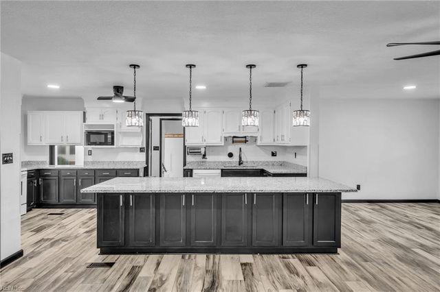 245 Fernwood Farms RD, Chesapeake, VA 23320