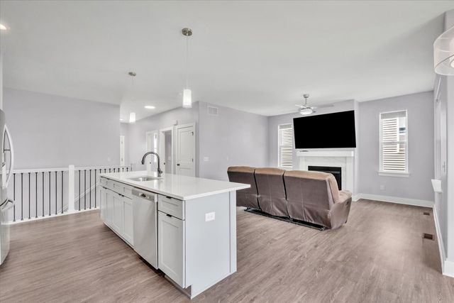 3082 Charissas Place, Bettendorf, IA 52722