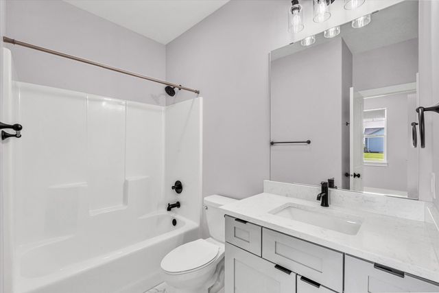 3082 Charissas Place, Bettendorf, IA 52722