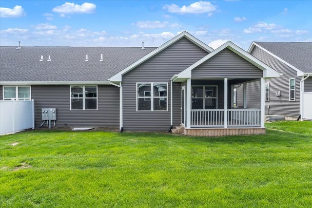 3082 Charissas Place, Bettendorf, IA 52722