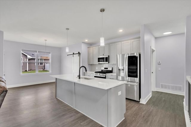 3082 Charissas Place, Bettendorf, IA 52722