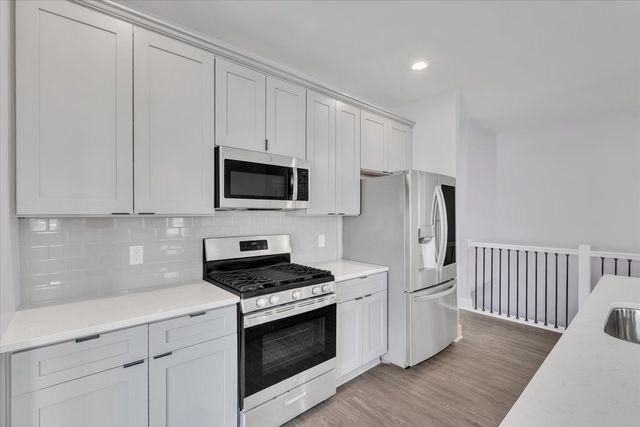 3082 Charissas Place, Bettendorf, IA 52722
