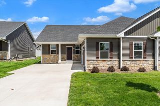 3082 Charissas Place, Bettendorf, IA 52722