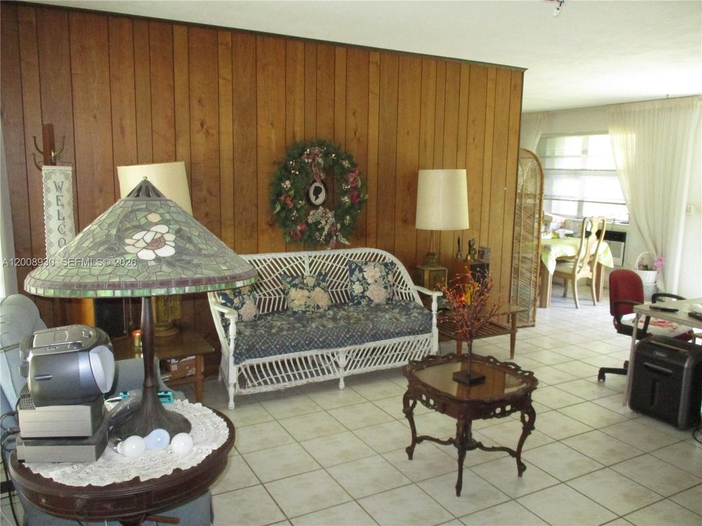 19311 Gulfstream Rd, Cutler Bay, FL 33157