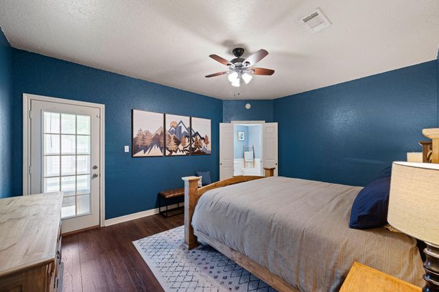 116 Zinnia Street, Lake Jackson, TX 77566