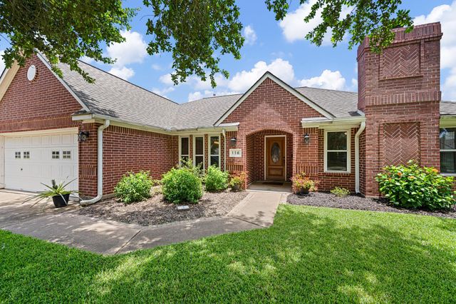 116 Zinnia Street, Lake Jackson, TX 77566