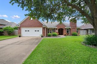 116 Zinnia Street, Lake Jackson, TX 77566