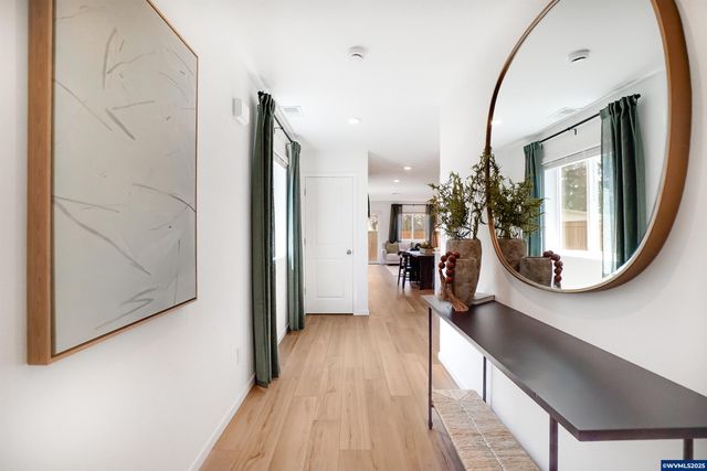 1390 NW Laura Vista Dr, Albany, OR 97321