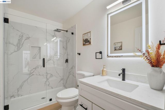 3247 Revere Ave, Oakland, CA 94605