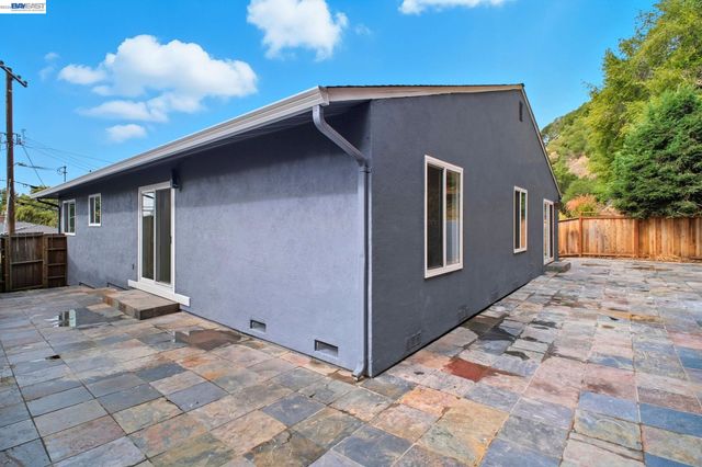 3247 Revere Ave, Oakland, CA 94605