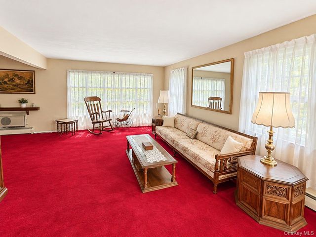 129 Village Line Road, Babylon, NY 11702