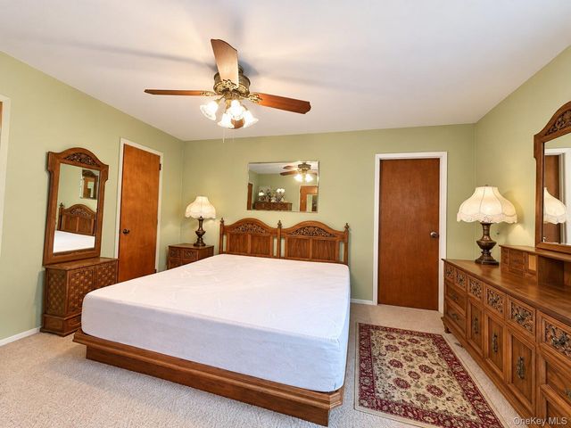 129 Village Line Road, Babylon, NY 11702
