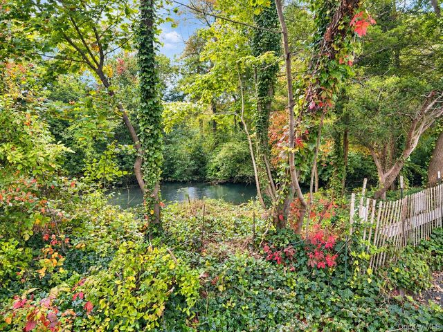 129 Village Line Road, Babylon, NY 11702