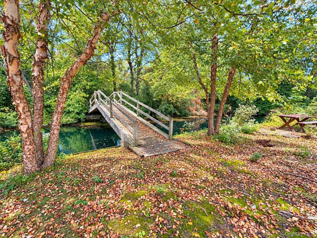 129 Village Line Road, Babylon, NY 11702