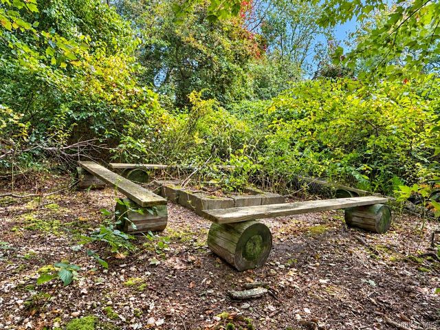 129 Village Line Road, Babylon, NY 11702