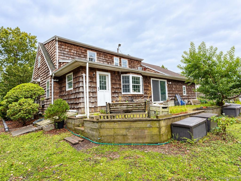 129 Village Line Road, Babylon, NY 11702 — photo 2