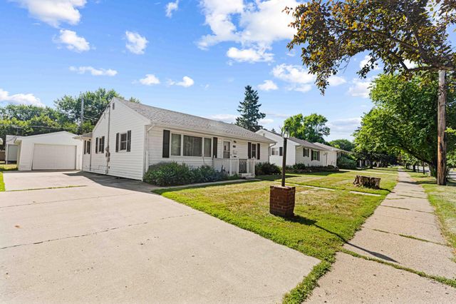 1624 4th Street S, Moorhead, MN 56560