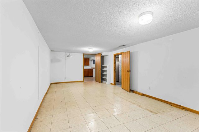 1624 4th Street S, Moorhead, MN 56560
