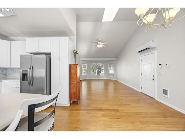 2284 21ST St, Florence, OR 97439