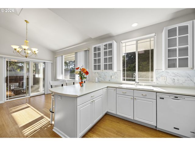 2284 21ST St, Florence, OR 97439