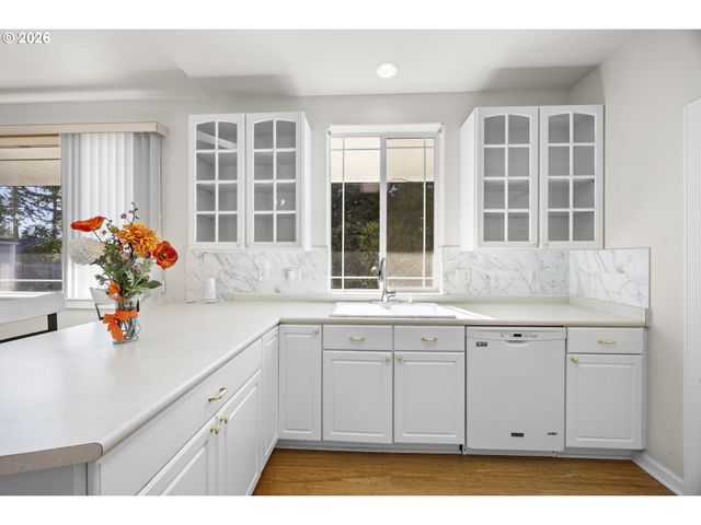 2284 21ST St, Florence, OR 97439