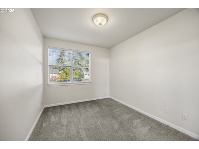 2284 21ST St, Florence, OR 97439