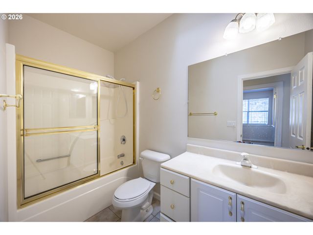 2284 21ST St, Florence, OR 97439