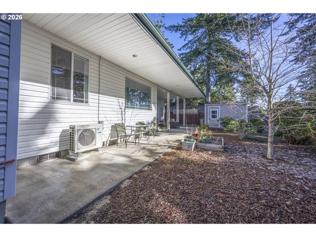 2284 21ST St, Florence, OR 97439