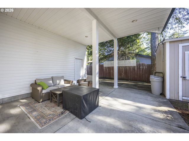 2284 21ST St, Florence, OR 97439