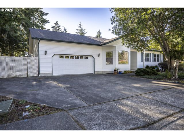 2284 21ST St, Florence, OR 97439